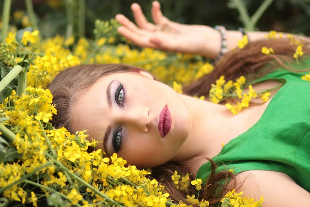 girl 1319114 640