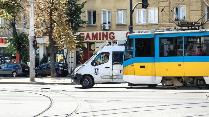 Кошмарна ситуация на Лъвов мост в София, столичани не вярват на очите си СНИМКИ 3 1722770788 tr3