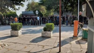Погребаха убития от 7-г. си син Филипов: Стотици полицаи оставиха върху ковчега му... 10 1723713904 media 20240815 121820 4648398525329029166