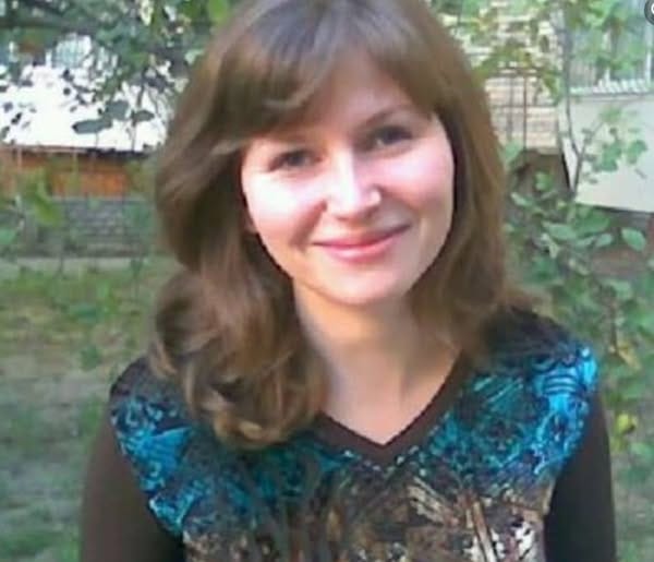 Петър съобщи, че Сватовете ще дойдат в събота. Галина, заедно с майка си и сестра си, се подготвиха за този ден с голямо старание 3 502633140 122151789614543084 4727591585446118633 n